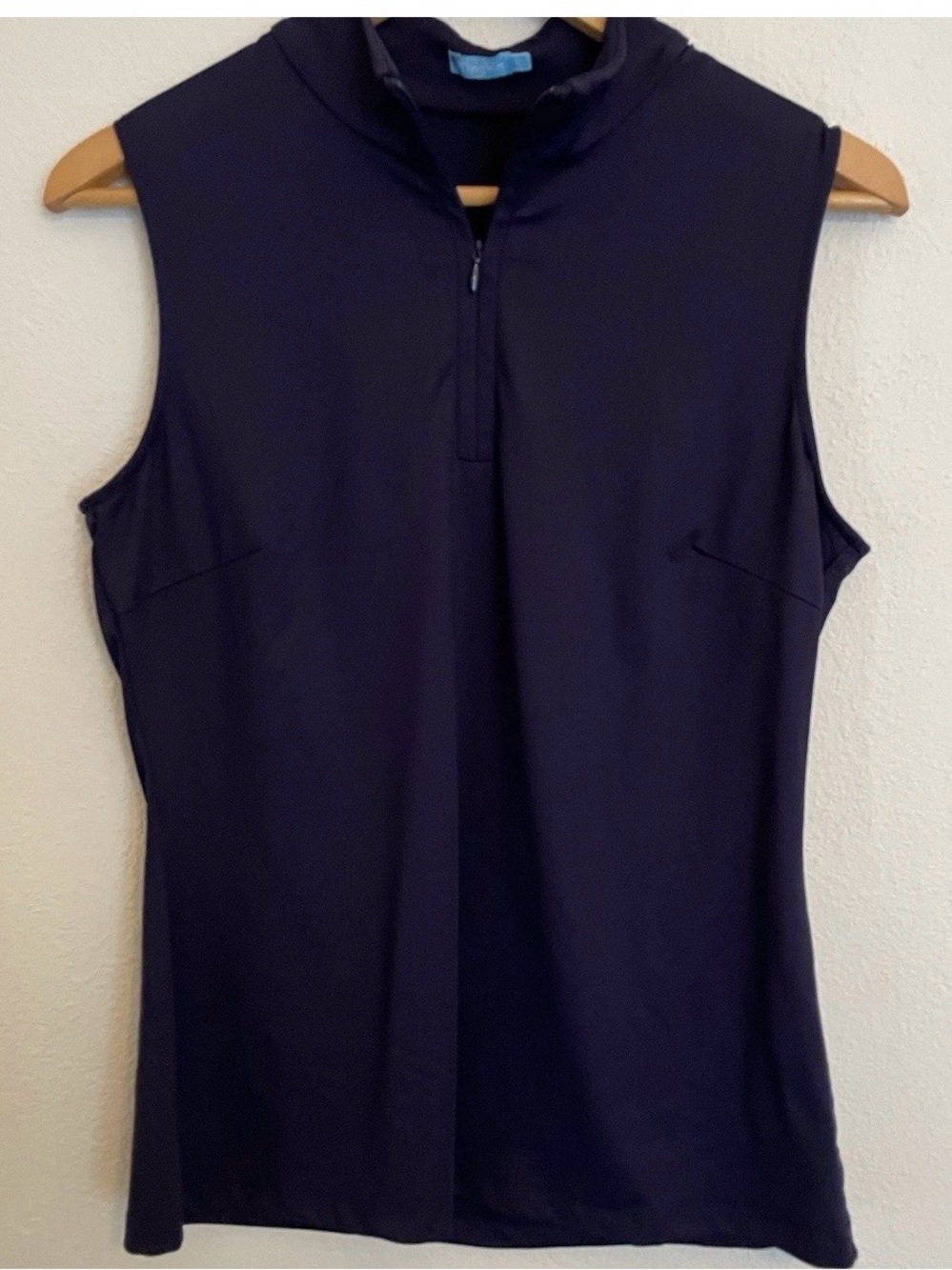 J Mclaughlin Women’s Navy Sleeveless Bedford Top Size M 1/4 Zip Active